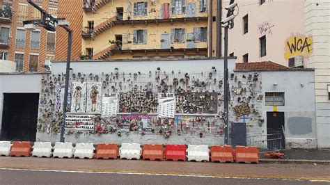 Wall of Dolls, Milan 